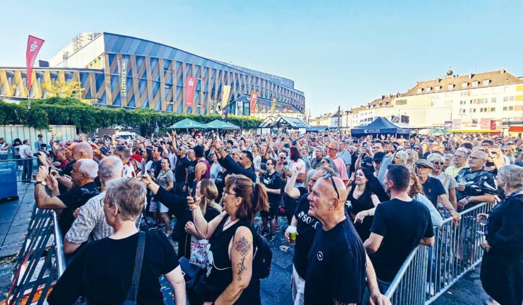 Wir brauchen Lebensfreude: Ein Jahr nach dem Messeranschlag